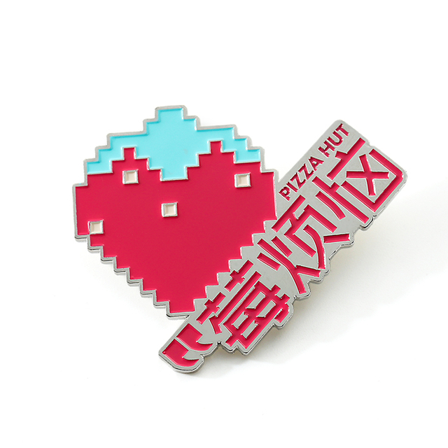 Metal Customized Silver Strawberry Pin with Safety Pin