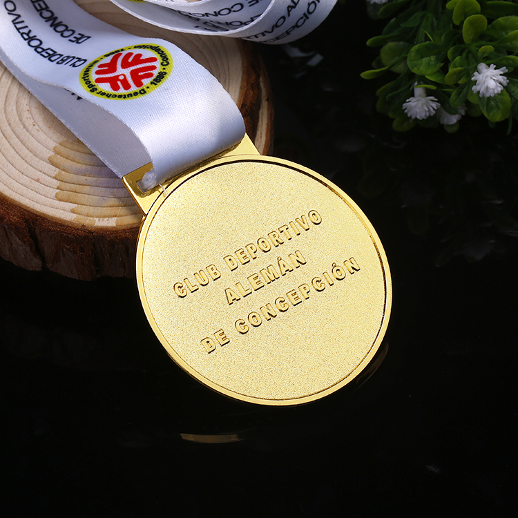 Metal Custom Engraved Gold Plated Sports Medal for School
