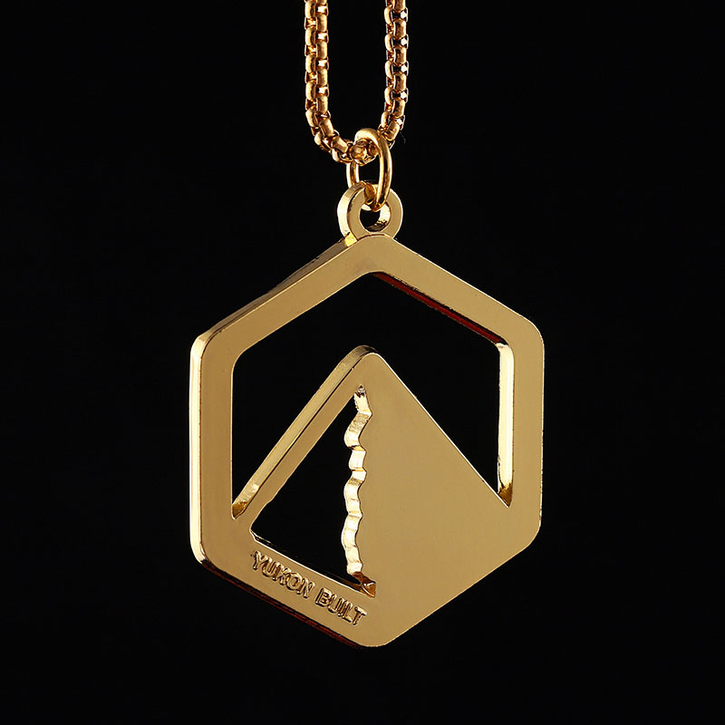 Custom Metal Alloy Gold Necklace for Clothing